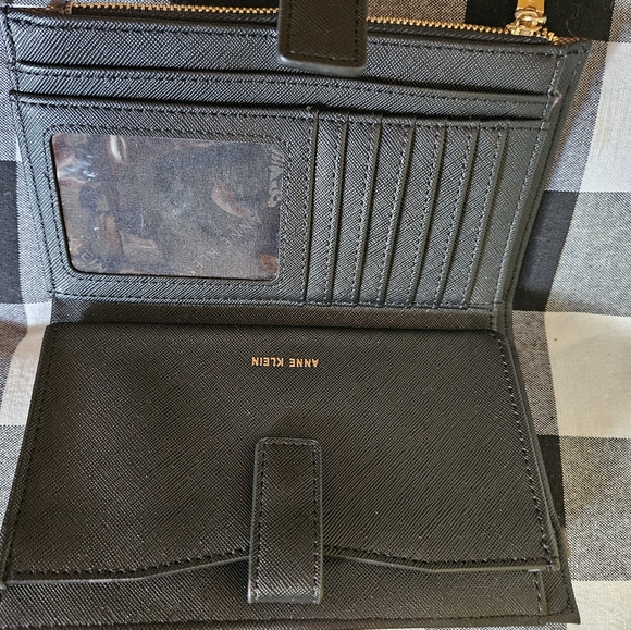 Wallet - Picture 3 of 3